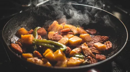 Cottura Lenta vs Cottura Veloce: Un Confronto per la Cucina Moderna