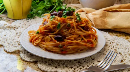 Spaghetti alla Puttanesca: Ricetta Tradizionale