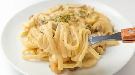 Fettuccine con Funghi e Panna