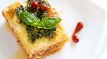 Lasagne al Pesto e Besciamella: Un Capolavoro di Gusto e Tradizione