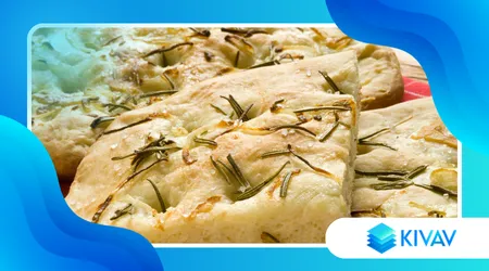 Focaccia artistica decorata con verdure