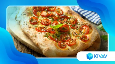 Focaccia artistica decorata con verdure
