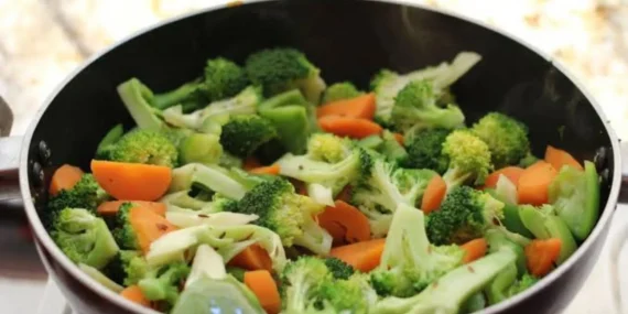 Cottura stratificata delle verdure per risultati da chef