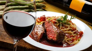 Come preparare una riduzione al vino rosso degna di un ristorante