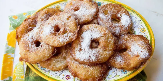 Frittelle di mele altoatesine: il dolce di montagna più amato